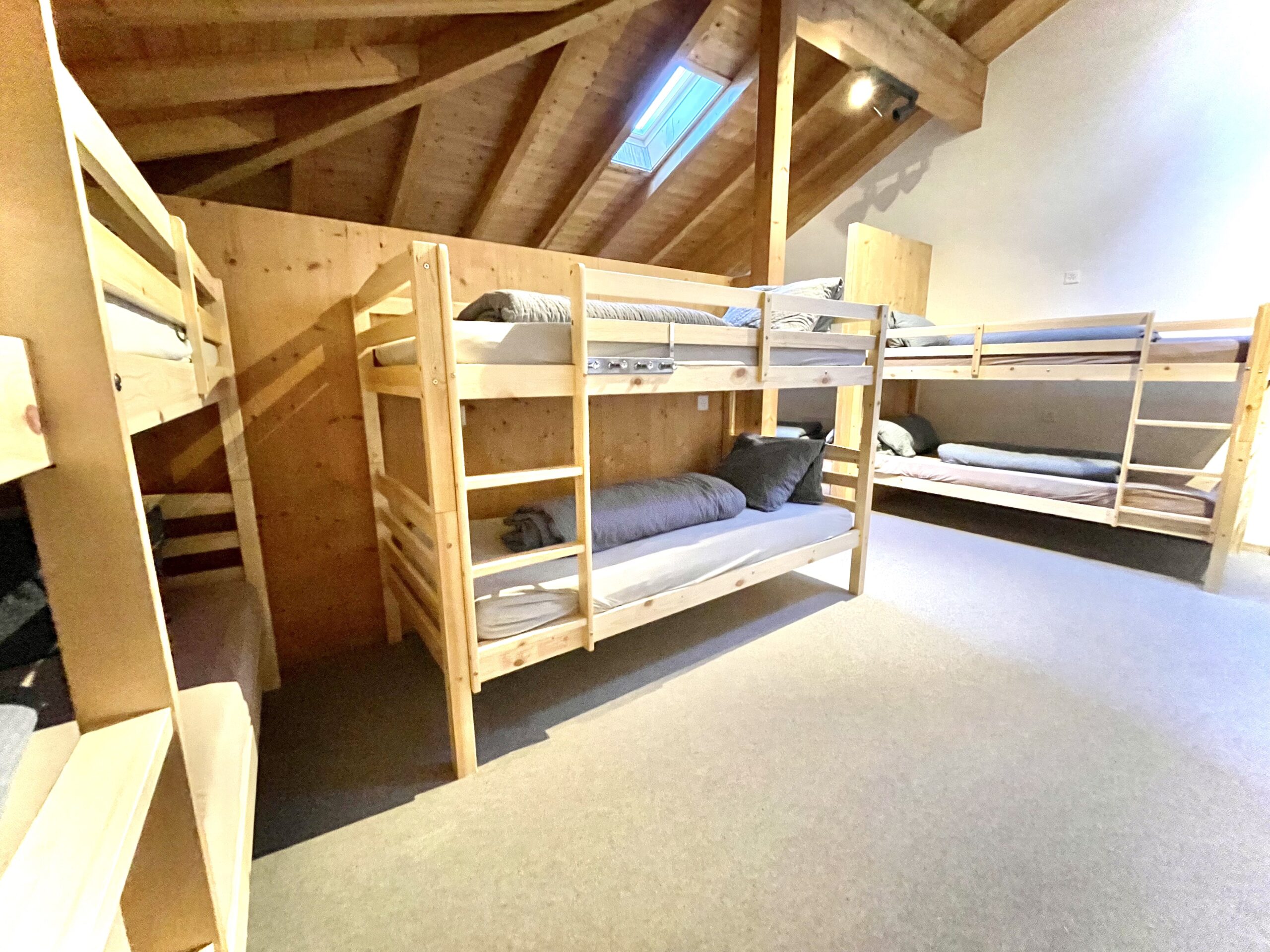 large-shared-hostel-room-in-chur